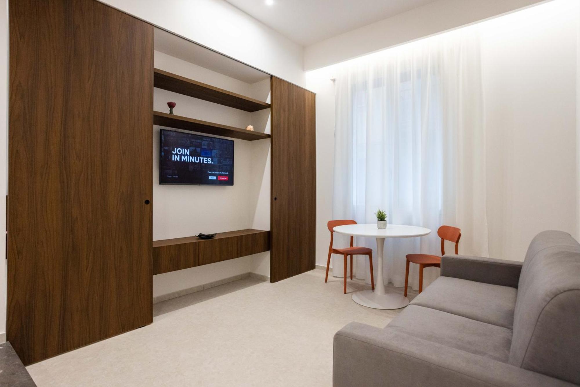 Deluxe Apartment