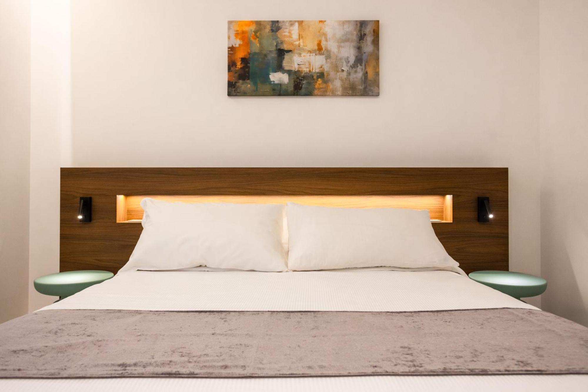 Standard Queen Room