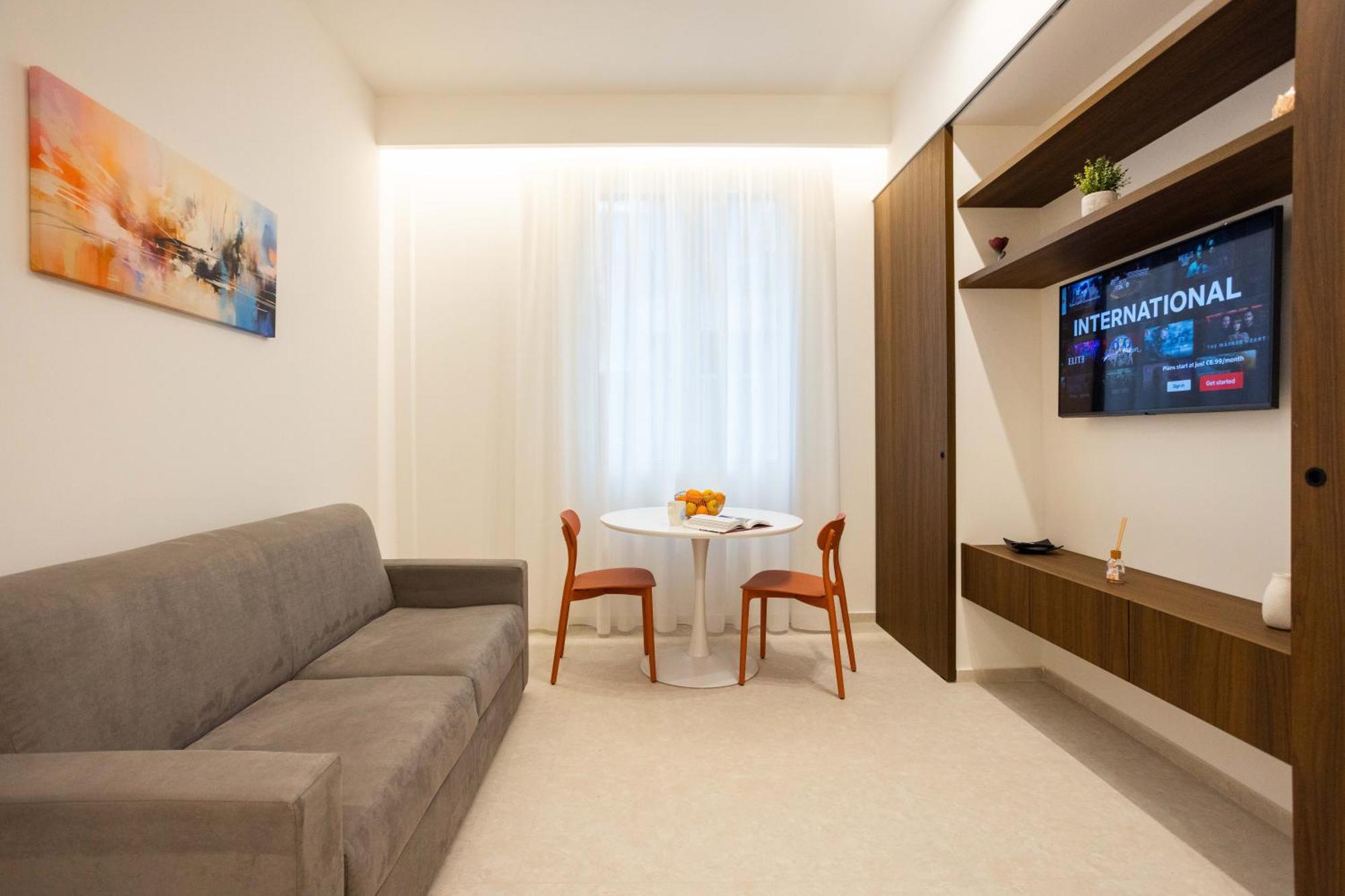 Deluxe Apartment